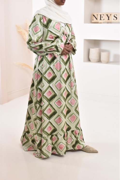 Robe longue verte satinée évasée avec imprimés, parfait pour les femmes voilées, idéal pour des événements