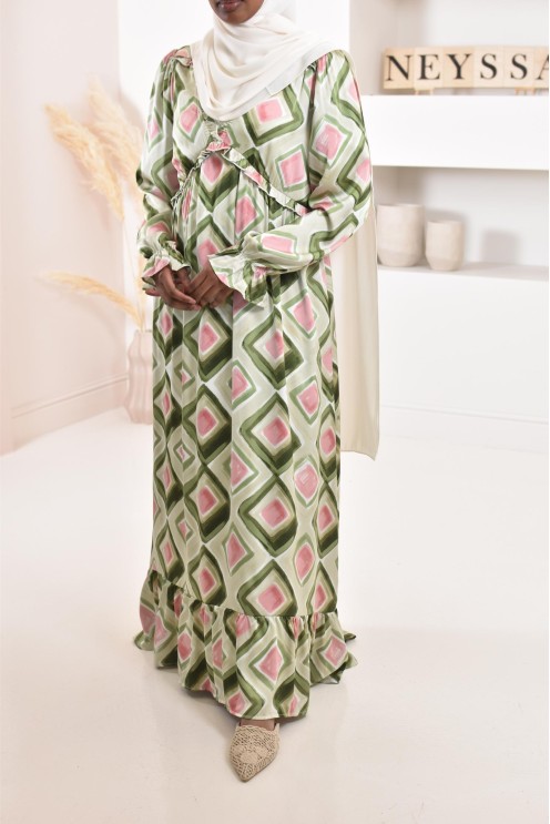 Robe longue verte satinée évasée avec imprimés, parfait pour les femmes voilées, idéal pour des événements