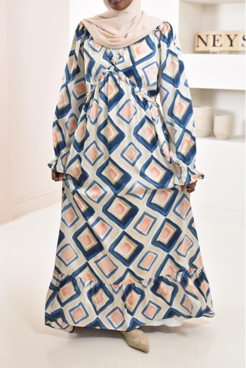 Robe longue bleu en satin évasée avec motifs tendances, parfait pour les femmes voilées, collection été