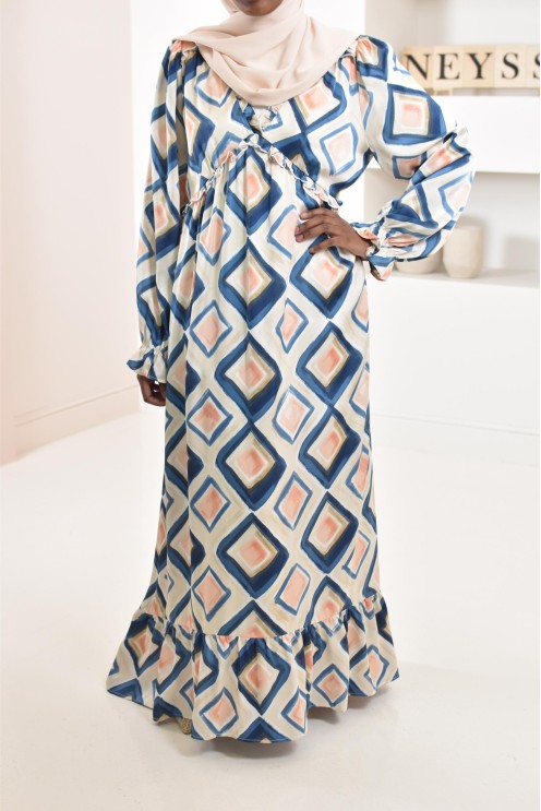 Robe longue bleu en satin évasée avec motifs tendances, parfait pour les femmes voilées, collection été