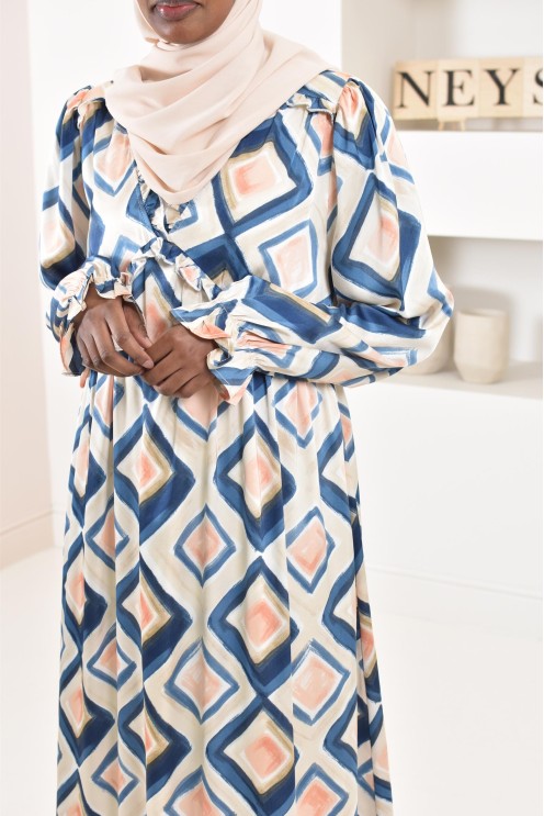 Robe longue bleu en satin évasée avec motifs tendances, parfait pour les femmes voilées, collection été