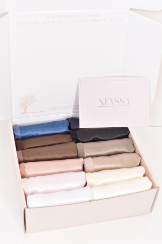 Box of 16 caps tube gift set for veiled women