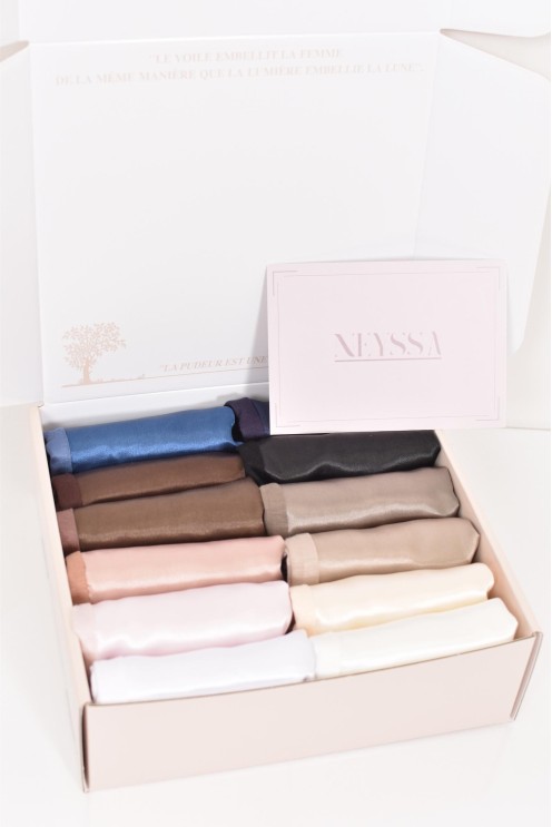 Box of 16 caps tube gift set for veiled women