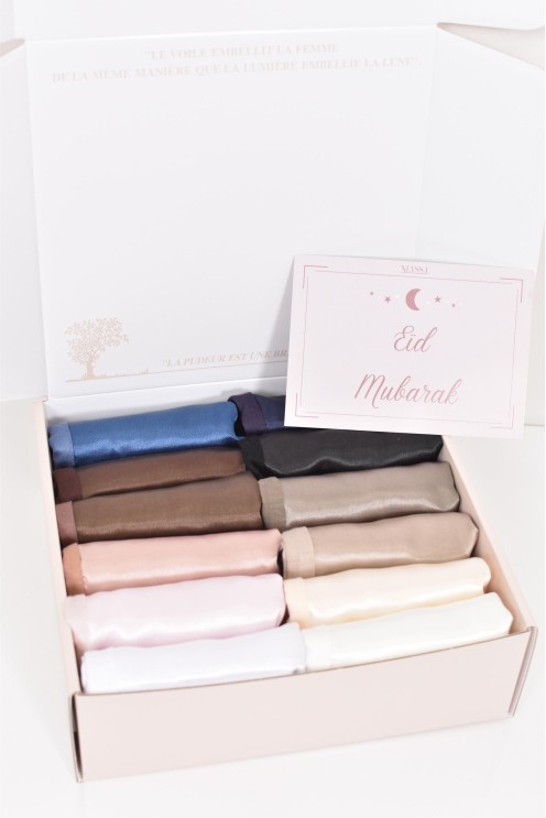 Box of 16 caps tube gift set for veiled women