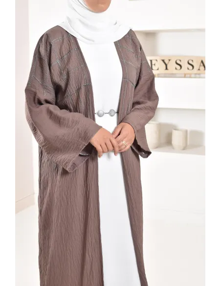 kimono Abaya Dubaï marron brodé, coupe ample, tenue pudique, motifs style japonais