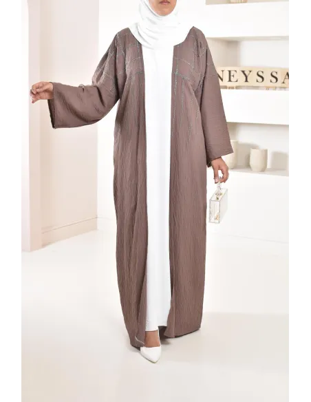 kimono Abaya Dubaï marron brodé, coupe ample, tenue pudique, motifs style japonais