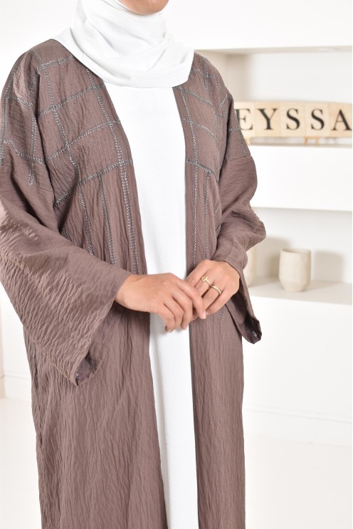 kimono Abaya Dubaï marron brodé, coupe ample, tenue pudique, motifs style japonais