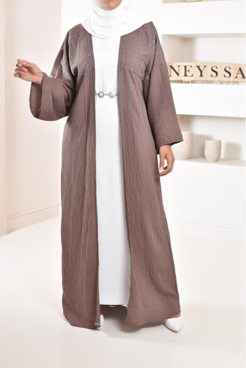 kimono Abaya Dubaï marron brodé, coupe ample, tenue pudique, motifs style japonais