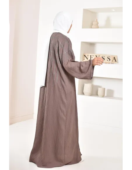 kimono Abaya Dubaï marron brodé, coupe ample, tenue pudique, motifs style japonais