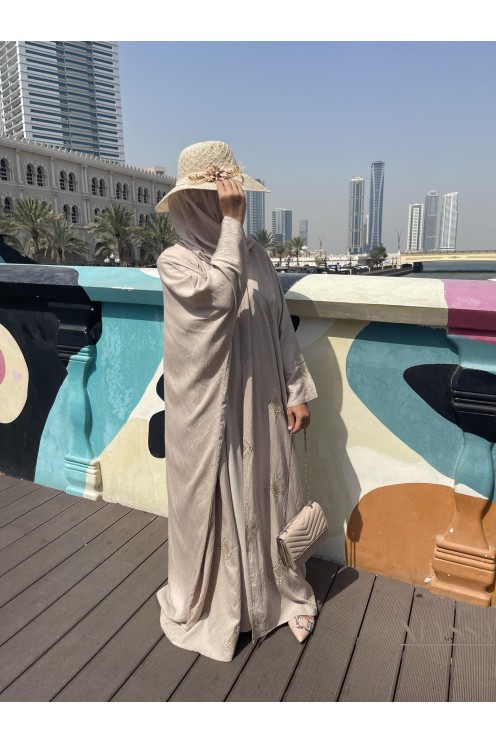 abaya kimono Dubaï nude avec broderie, tissu en lin, coupe pudique
