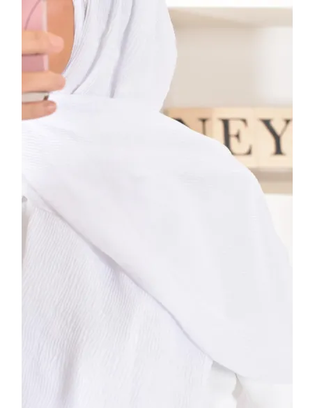 Un hijab féminin à texture longue à la fois économique et idéal pour une mode discrète.