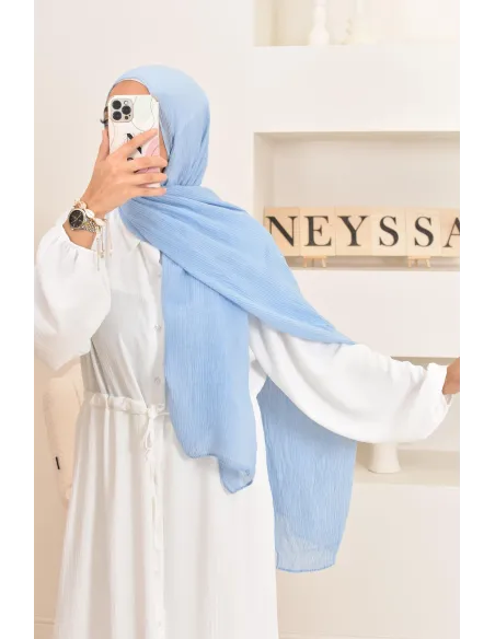 Un hijab féminin à texture longue à la fois économique et idéal pour une mode discrète.