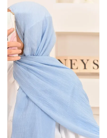 Un hijab féminin à texture longue à la fois économique et idéal pour une mode discrète.