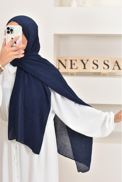 Un hijab féminin à texture longue à la fois économique et idéal pour une mode discrète.