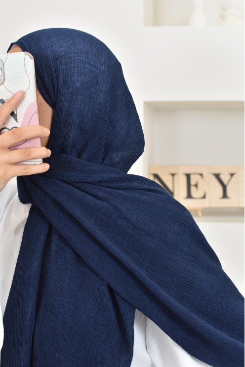 Un hijab féminin à texture longue à la fois économique et idéal pour une mode discrète.