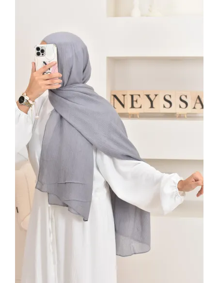 Un hijab féminin à texture longue à la fois économique et idéal pour une mode discrète.