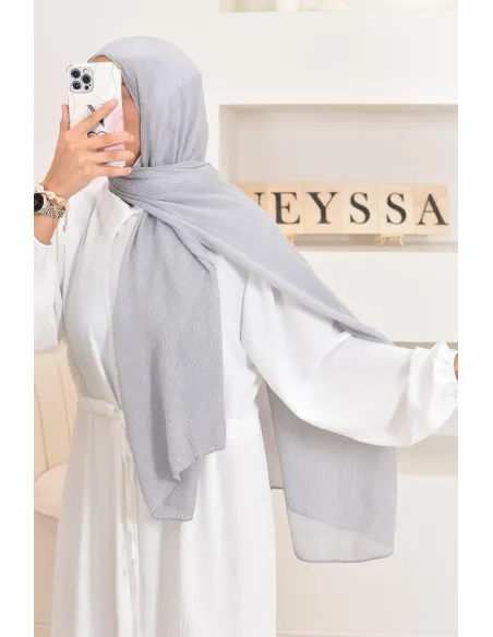 Un hijab féminin à texture longue à la fois économique et idéal pour une mode discrète.