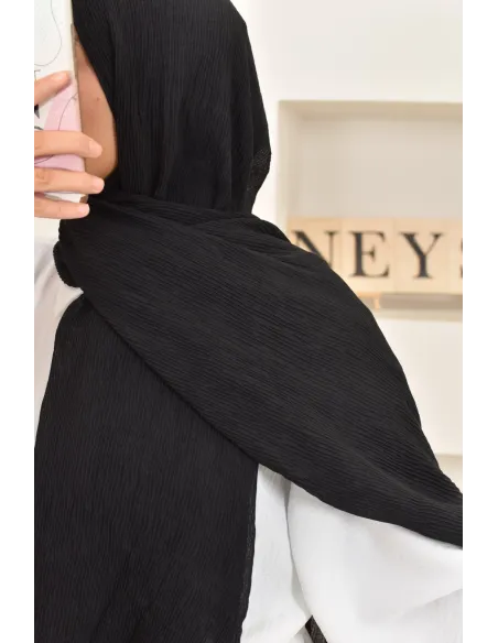 Un hijab féminin à texture longue à la fois économique et idéal pour une mode discrète.