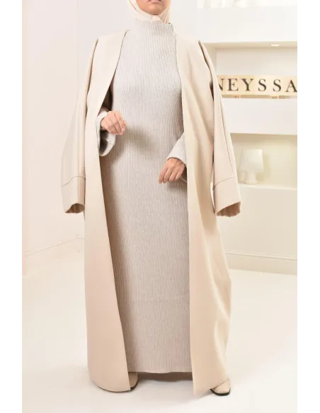 manteau beige papillon extra oversize, facile à enfiler, coupe pudique