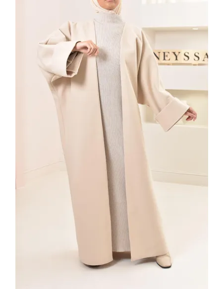 manteau beige papillon extra oversize, facile à enfiler, coupe pudique