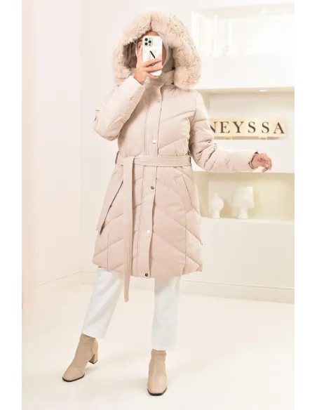 Lange, gesteppte, beigefarbene Daunenjacke mit Innenfell, ultrawarm