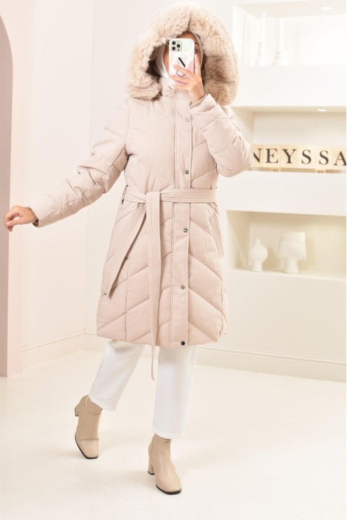 Lange, gesteppte, beigefarbene Daunenjacke mit Innenfell, ultrawarm