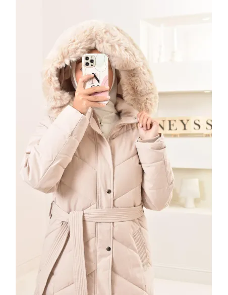 Lange, gesteppte, beigefarbene Daunenjacke mit Innenfell, ultrawarm