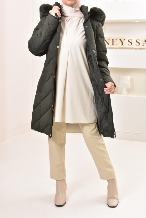 Doudoune longue kaki, matelassée, capuche et intérieur à fourrure