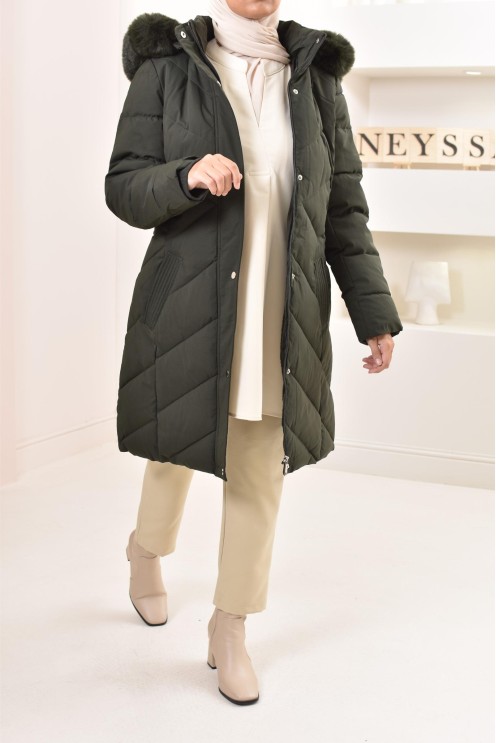 Doudoune longue kaki, matelassée, capuche et intérieur à fourrure