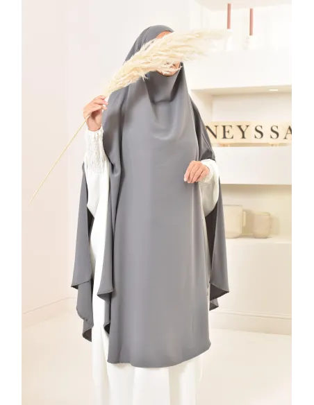 Long khimar 2 fentes en soie de Médine femme musulmane voilée. Parfait pour le quotidien.