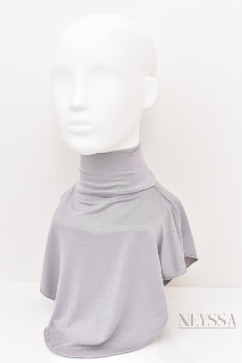 Faux col parfait pour couvrir le cou de la femme musulmane