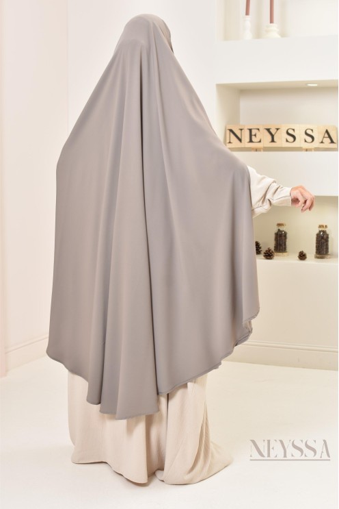 Long khimar 2 fentes en soie de Médine femme musulmane voilée. Parfait pour le quotidien.