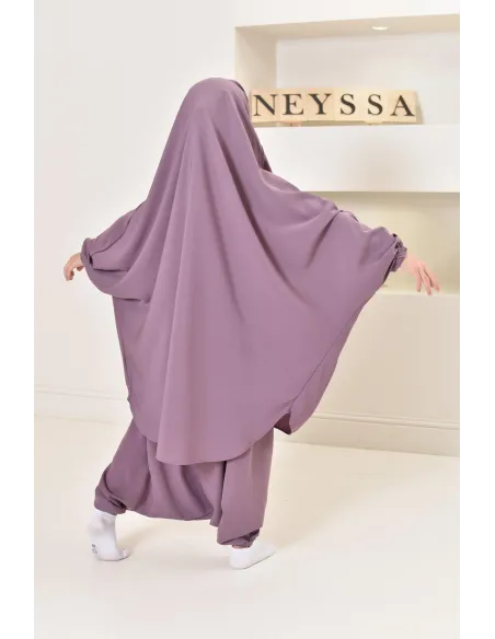 Jilbeb fillette ou jilbab fille tenue de prière et de cours d'arabe.