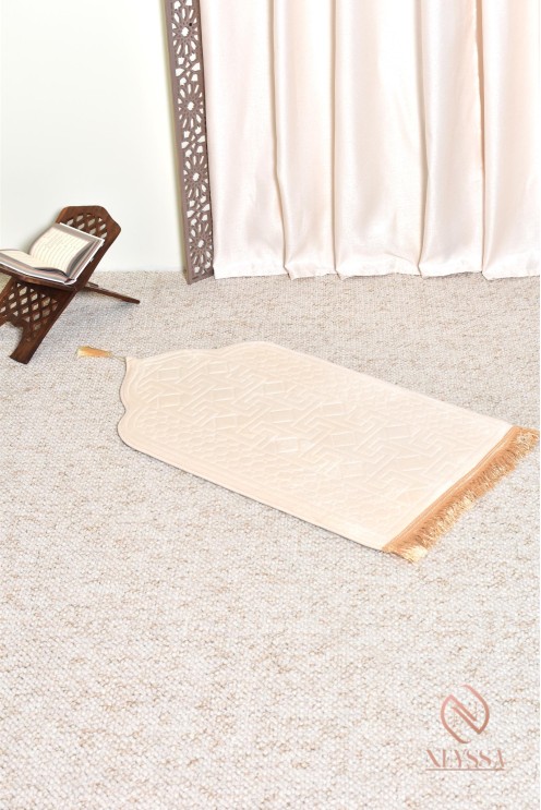 Thick velvet children's prayer mat with oriental motif