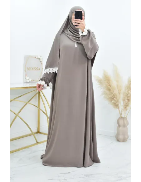 Combo robe de prière mère et fille avec détails de dentelle