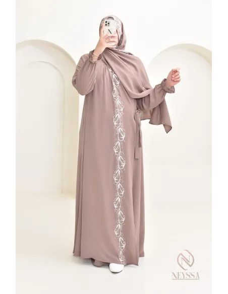 Robe de prière avec hijab intégré en jazz, avec motifs brodés