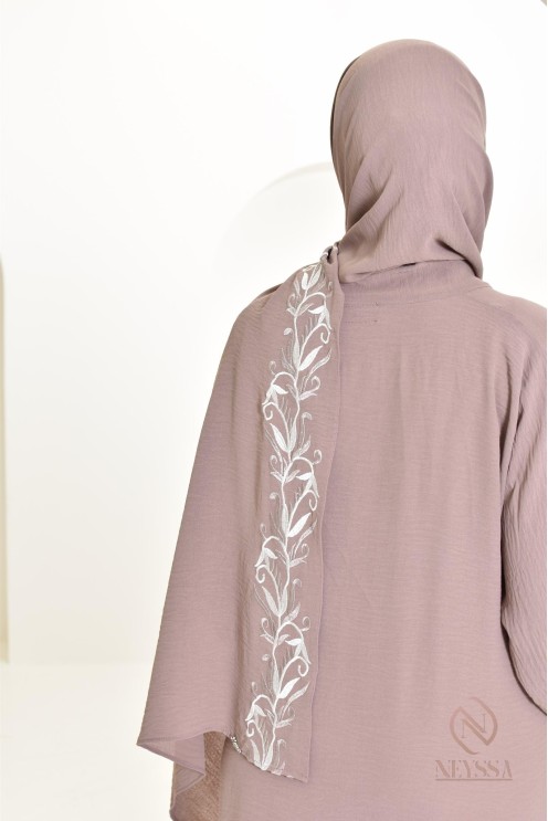 Robe de prière avec hijab intégré en jazz, avec motifs brodés
