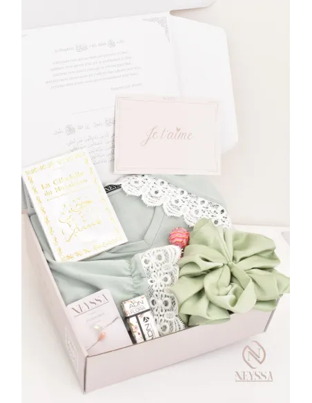 Coffret cadeau fillette, célébration Ramadan ou l'Aïd by Neyssa Shop.