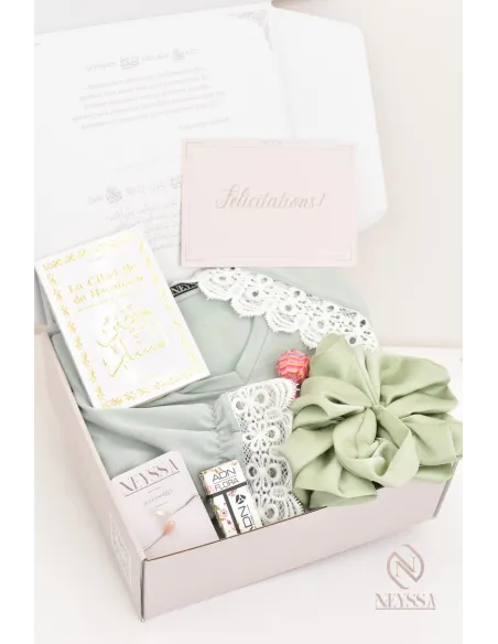 Coffret cadeau fillette, célébration Ramadan ou l'Aïd by Neyssa Shop.