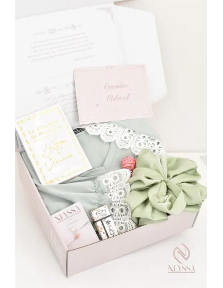 Coffret cadeau fillette, célébration Ramadan ou l'Aïd by Neyssa Shop.