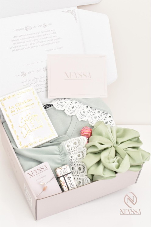 Coffret cadeau fillette, célébration Ramadan ou l'Aïd by Neyssa Shop.