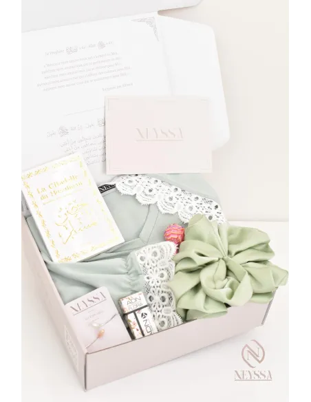 Coffret cadeau fillette, célébration Ramadan ou l'Aïd by Neyssa Shop.