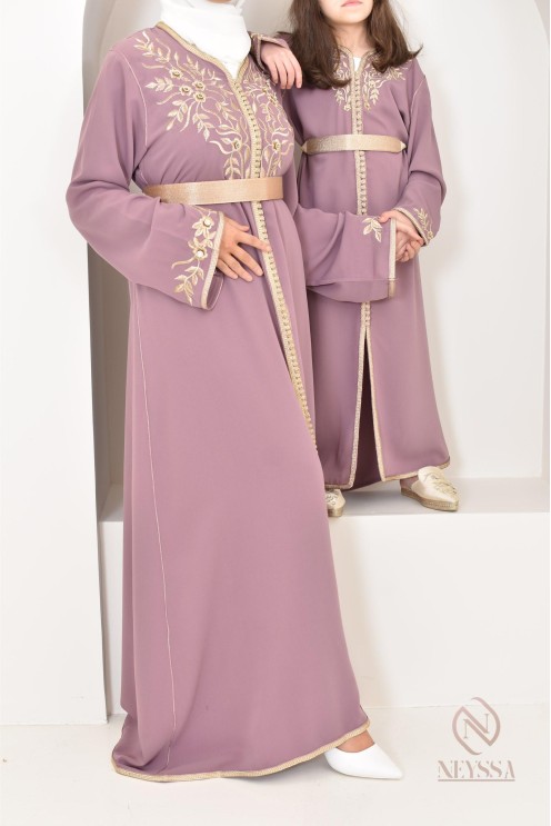 Caftan Maroc fillette, pour un look 100% assorti à sa maman, Aïd 2024.