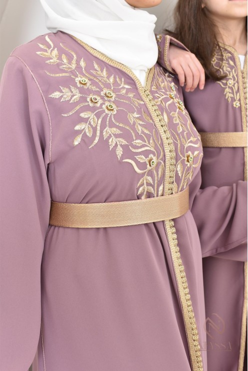 Robe caftan moderne idéale pour vos diverses occasions : Aïd, cérémonie...