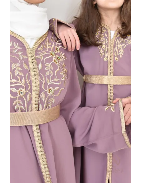 Robe caftan moderne idéale pour vos diverses occasions : Aïd, cérémonie...