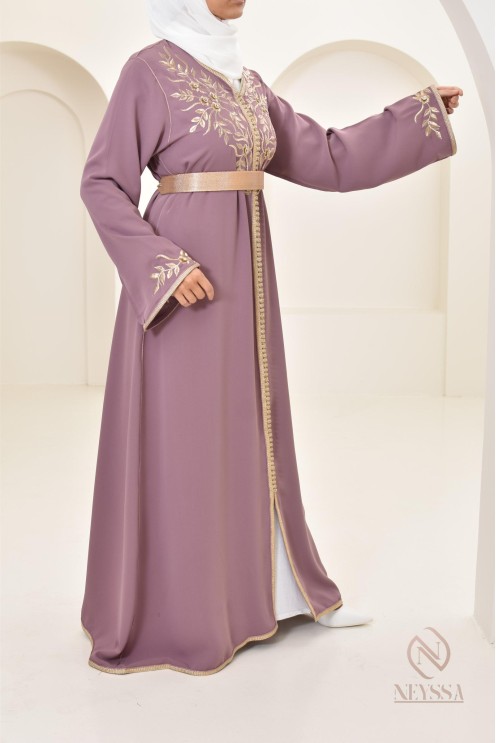 Robe caftan moderne idéale pour vos diverses occasions : Aïd, cérémonie...