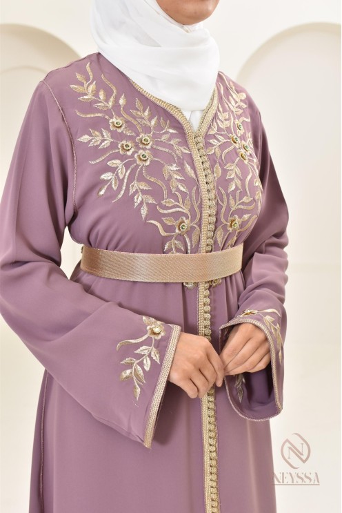 Robe caftan moderne idéale pour vos diverses occasions : Aïd, cérémonie...
