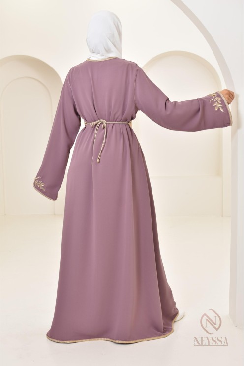 Robe caftan moderne idéale pour vos diverses occasions : Aïd, cérémonie...