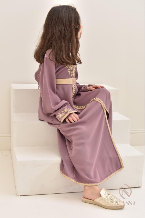 Caftan Maroc fillette, pour un look 100% assorti à sa maman, Aïd 2024.