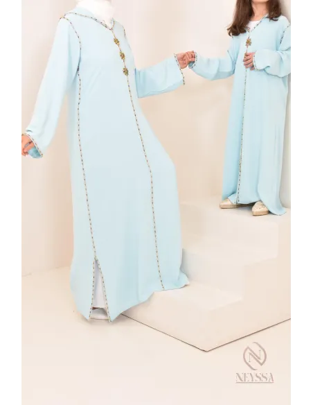 Djellaba femme Maroc ornée de perles pour le Ramadan ou l'Aïd 2024.